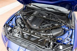 BMW M4 Competition xDrive Coupé 2025 Original, Listo para Envío a Todo el Mundo - Product Image 6