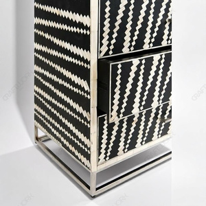Commode artisanale en os incrusté, rayures géométriques noir et blanc, 6 tiroirs avec base métallique, meuble de rangement moderne pour chambre à coucher - Product Image 3