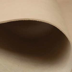 Peaux de buffle pleine fleur naturelles de qualité supérieure, tannées végétalement, non teintes, durables, pour la fabrication de ceintures, sacs et outils personnalisés - Product Image 3