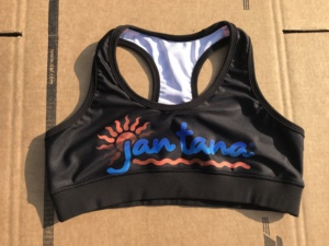 Ensemble de sport pour femmes : Soutien-gorge léger et respirant de haute qualité à imprimé marbré avec fermetures éclair et leggings élastiques à taille haute, logo frontal - Product Image 3