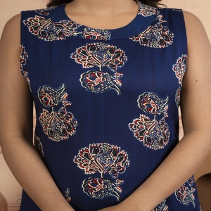 Ensemble Kurti et pantalon pour femme, bleu marine imprimé, sans manches, tenue ethnique décontractée, ensemble Kurti droit - Product Image 6
