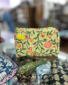 Portable <b>Vintage</b> Travel Makeup Bag for Women Premium Quality Thread Brush Bag Organizer Makeup Pouch Purse Cotton Canvas Zipper - Product Image 6