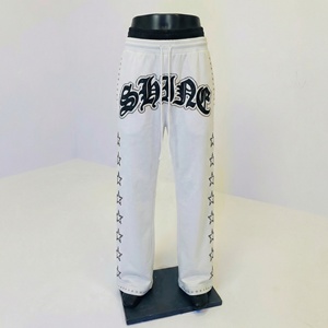 Pantalones Deportivos Personalizados con Pedrería para Hombre |   Pantalones Deportivos de Algodón Extra Grandes Estilo Urbano |   Fabricante OEM de Marca Privada - Product Image 1