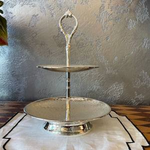 Support à gâteau décoratif artisanal en aluminium argenté à 2 niveaux, personnalisé, pour événements de luxe, mariages et fêtes - Vente en gros CRAFT ASCENT TCAIB-002 - Product Image 4