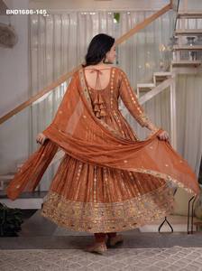 Traje Anarkali de uso ocasional en georgette sintético con bordado de lentejuelas de 5 mm, pantalón y dupatta, proveedor indio. - Product Image 3