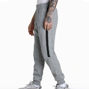 Pantalon de survêtement gris en molleton pour homme avec bande latérale et taille élastique – Joggers décontractés pour l'automne - Product Image 3