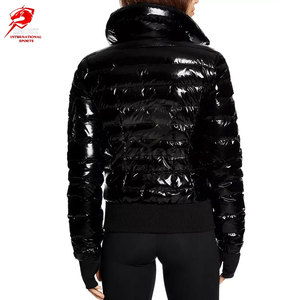 Vestes matelassées polyvalentes pour femmes en deux pièces pour les sports à fort impact, haut à capuche coupe-vent, combinaison athlétique rembourrée - Product Image 6