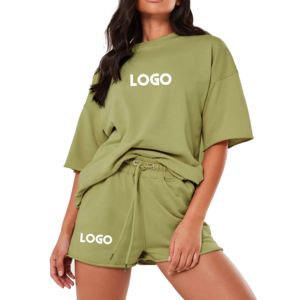 Ensemble deux pièces personnalisé pour femme – Tenue d'été décontractée : T-shirt ample et short – Ensemble loungewear pour femme – T-shirt et short pour l'extérieur - Product Image 4