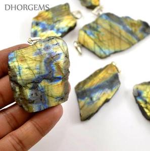 จี้หินลาบราดอไรต์สีเหลืองธรรมชาติขายดีที่สุด ขนาด 1-3 นิ้ว หินดิบสำหรับทำเครื่องประดับ - Product Image 2