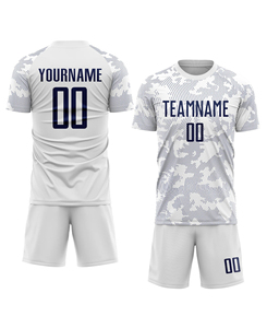 เสื้อฟุตบอลผู้ชายสั่งทำพิเศษ พิมพ์ลายแบบ Sublimation คอกลม แขนสั้น ระบายอากาศได้ดี ผลิตจากผ้าโพลีเอสเตอร์ตาข่าย 100% ลายสีน้ำเงิน ขั้นต่ำในการสั่งซื้อน้อย - Product Image 1