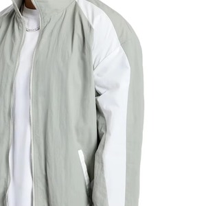 Conjunto Deportivo Corto de Nylon Estilo Vintage para Hombre, Color Azul Carolina y Blanco, Chaqueta Cortavientos y Pantalones - Product Image 2