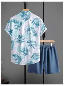 Conjunto de dos piezas con estampado de hojas para hombre, camisa de manga corta con botones y pantalones cortos con cintura elástica, conjunto ligero e informal para la playa - Product Image 3