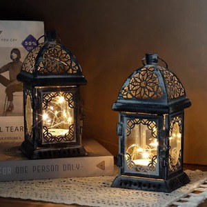 Lanterne suspendue carrée en métal de style vintage, décoration de Noël et de Pâques pour la maison, pot à bougie unique de style ferme, étanche et écologique - Product Image 4