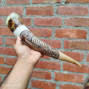 Cuerno para beber hecho a mano con forma de barco vikingo, de cuerno natural de toro, taza de cerveza reutilizable y a prueba de fugas al mejor precio. - Product Image 5