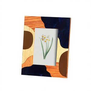 Cadre photo en résine fait main, nouveau design, pour table, meilleure qualité, artisanat indien, pour la décoration intérieure, exporté par Craftera. - Product Image 1