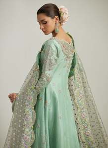 Robe de soirée longue verte brodée à imprimé floral, coupe trapèze, pour femme, style Anarkali, avec dupatta, en satin, pour tenue de soirée formelle, taille naturelle - Product Image 4