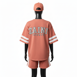 ชุดเบสบอลหญิง ผ้าโพลีเอสเตอร์ตาข่ายพรีเมียม 180 GSM ระบายอากาศได้ดี สีชมพู ดีไซน์แผงสี  โลโก้ปักแบบ Tackle Twill ชุดสำหรับผู้หญิง - Product Image 2