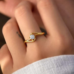 แหวนหมั้นดีไซน์เกลียวประดับเพชรซิคอนทรงบริลเลียนต์ 0.50 กะรัต ดีไซน์ทันสมัย เหมาะสำหรับงานฉลองครบรอบ ทำจากเงินแท้ 925 - Product Image 2