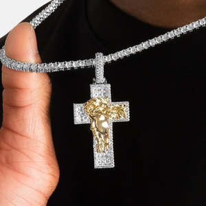 Pendentif Croix de Jésus Bicolore |   Croix sertie de pierres avec visage de Jésus en or |   Collier de luxe Hip Hop avec pendentif religieux - Product Image 1