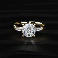 Bague de fiançailles solitaire ronde avec baguette conique, dotée d'un diamant de laboratoire central de 2 carats et de deux pierres latérales de 0,30 carat, 2,30 carats au total