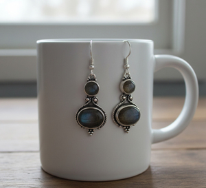 Boucles d'oreilles vintage en argent 925 avec labradorite naturelle sertie clos, bijoux pour femme pour les fêtes et le quotidien - Product Image 2