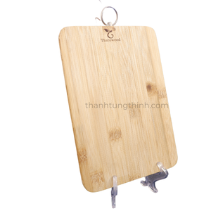 Planche à découper en bambou Tharuwood, 1 pièce avec anneau de suspension, ustensile de cuisine durable fabriqué au Vietnam - Product Image 5