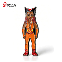 Badge personnalisé en émail souple en métal pour personnage de bande dessinée de super-héros, idéal pour les costumes de cosplay et la collection d'objets d'art, vente en gros