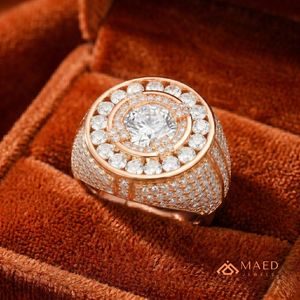 Anillo Halo de Moissanita Chapado en Oro Rosa, Corte Redondo, Banda Pavé, Joyería Hip Hop, Regalo para Hombre, Miami, Chicago, EE. UU. - Product Image 4
