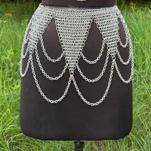 Conjunto de Top y Falda de Armadura de Aluminio Plateado para Mujer, Diseño Redondo Soldado, Estilo Antiguo Moderno - Product Image 4