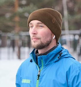 Gorro de Punto Unisex Personalizado al por Mayor con Logotipo y Bordado, 100% Acrílico, Cálido, con Puño Acanalado, para Uso en Exteriores - Product Image 4