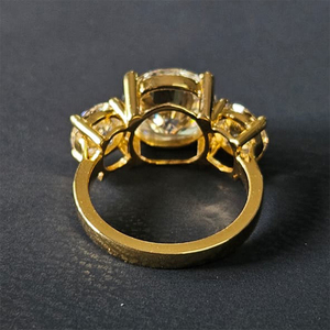 แหวนเพชรเพาะเลี้ยงแบบกำหนดเอง ทอง 14k ทรงกลม ดีไซน์หรูหราสำหรับผู้หญิง RIZTA JEWELS เพชรเติมเต็มสี D/E - Product Image 4