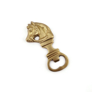 Abridor de Botellas de Latón Antiguo con Cabeza de Caballo, Abridor de Botellas Coleccionable Hecho a Mano, Herramienta de Bar de Latón Vintage, Accesorio Decorativo para Cocina - Product Image 1