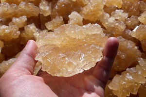 Azúcar de Roca Vietnamita de Alta Calidad en Forma de Cristal, 99% de Pureza, 100% Natural Refinado, Alivia la Garganta, Ideal para Bebidas Herbales y Cocina - Product Image 3