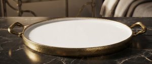 Plateau rond moderne en métal avec un grand design en marbre et métal, nouveau plateau élégant pour servir le petit-déjeuner et les aliments - Product Image 4