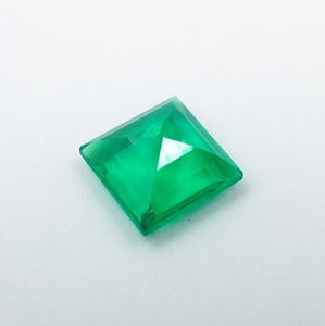 พลอยมรกต HAYAAT GEMS 1.00 กะรัต ทรงสี่เหลี่ยม สีเขียว ขนาด 6x6x3 มม. สำหรับทำเครื่องประดับ - Product Image 5