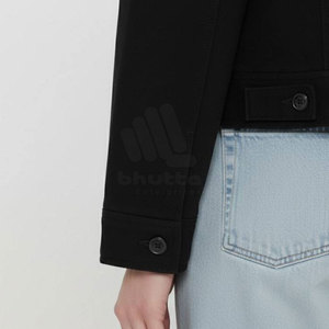 Chaqueta Bomber Negra de Algodón para Mujer, Cuello Camisero, Manga Larga, Bolsillos con Parches, Estilo Minimalista Otoñal, Corte Corto - Product Image 5