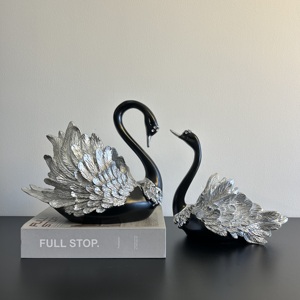 <span class=keywords><strong>Sculpture</strong></span> européenne de <span class=keywords><strong>couple</strong></span> de cygne noir en résine, décoration de bureau créative artisanale d'animaux adaptée aux mariages, à la maison et au salon - Product Image 6