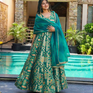 Magnifique Kurta de mariage indien pakistanais en tissu de soie, imprimé numérique, tenue de soirée élégante, style ethnique Bollywood, dernière collection exclusive - Product Image 1