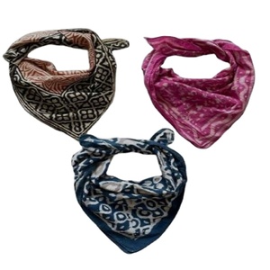 Bandana fait main personnalisable avec logo imprimé – Foulard carré en coton de qualité supérieure, élégant et tendance, autres foulards - Product Image 1