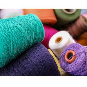 Fil recyclé indien de qualité supérieure, durable et absorbant l'humidité, couleurs claires NE 10s/1 pour tricot de chaussettes, exportation minimale - Product Image 1