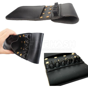 Elegante cartera de cuero para arco, hecha a mano, con costuras resistentes, cinturón ajustable, equipo duradero para caza, práctica y uso al aire libre. - Product Image 2