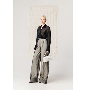 Ropa al por mayor para mujer, blusas y tops SEREN WRAP SHIRT, camisa premium coreana de triacetato ODM, corte holgado para mujer - Product Image 4