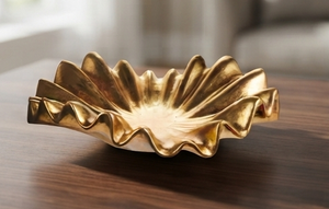 Plateau doré contemporain minimaliste, texture sculpturale, objet d'art pour la cuisine et la salle à manger - Product Image 2
