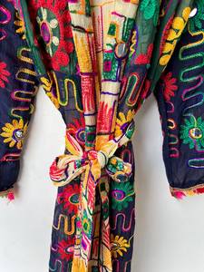 Camisón Kimono Largo de Algodón 100% con Cuello en V, Cintura Elástica, Bordado Artesanal Phulkari y Espejos, Estilo Boho - Product Image 2