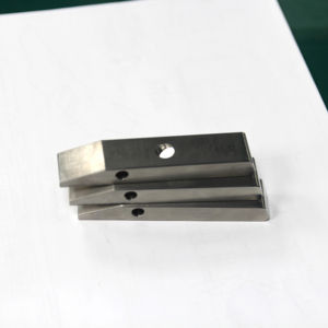 Service de fabrication CNC sur mesure en métal – Pièces en aluminium, acier, laiton - Product Image 1