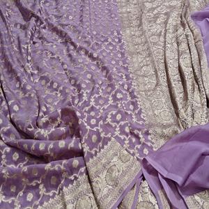 Sari de Chiffon Georgette Khaddi Banarasi 100% Puro, Tejido Tradicional Waterzari, Prenda Premium para Bodas, Fiestas y Eventos - Product Image 1