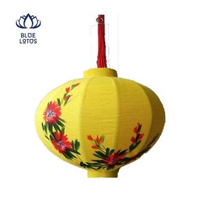 Lanterne en soie et bambou de qualité supérieure pour l'éclairage des espaces de vie et la décoration d'événements, rehaussant la chaleur et le style - Product Image 1