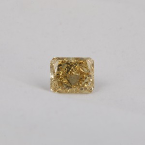 Diamant de laboratoire radiant 4,5 carats Jaune Fantaisie VVS2 Certifié IGI CVD 3EX Fournisseur en gros de diamants pour les acheteurs de diamants B2B mondiaux - Product Image 4