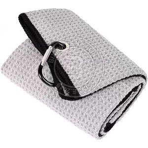 Serviette de golf fonctionnelle et sportive avec boucle de suspension intégrée pour fixation sur sac de caddie - Product Image 4