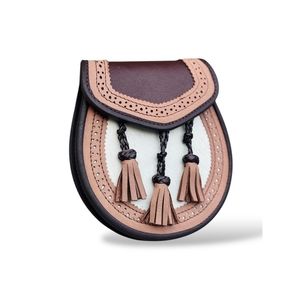 Sporran celtique en cuir véritable de qualité supérieure avec tête de cerf, rabat à nœuds embossés, bord tressé et emblème métallique pour kilt écossais - Product Image 3